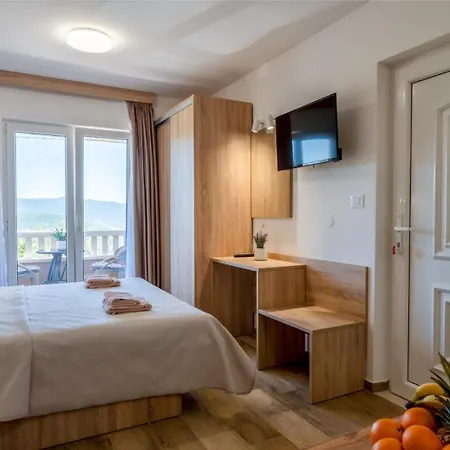Bonaca Bed & Breakfast *